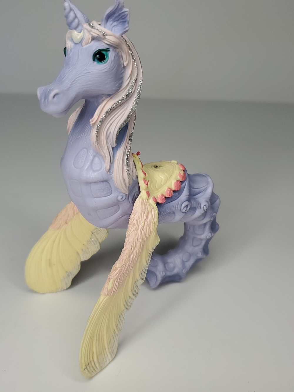 Schleich Bayala Fantasy Fairy Seahorse Purple Glitter Unicorn Horn Figure